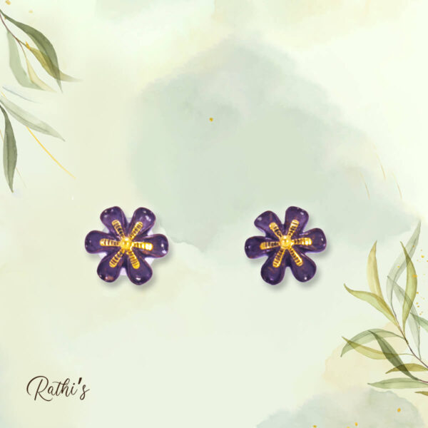 Bakul Flower Design Earring in Coconut Shell