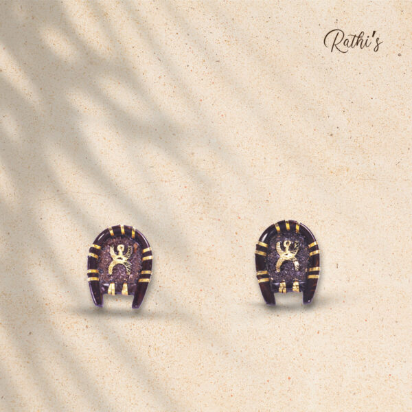 Kulo Shaped Coconut Shell 22k Gold Earring