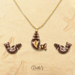 Shankh Shaped Coconut Shell Necklace in 22K Gold