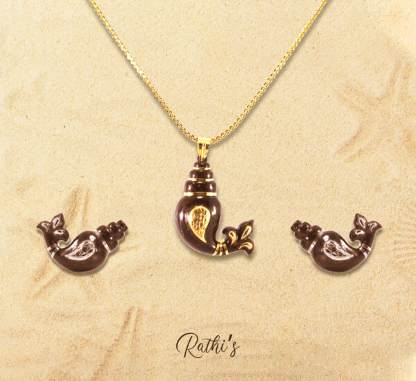 Shankh Shaped Coconut Shell Necklace in 22K Gold
